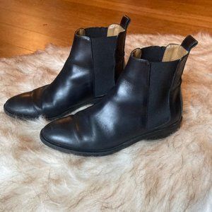 Everlane Modern Chelsea Boots